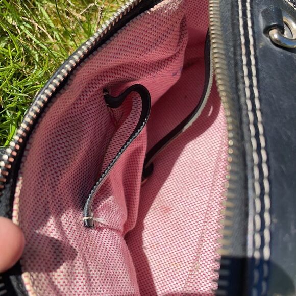 DOONEY & BOURKE 1975 • hand held purse grey and black - Picture 6 of 8